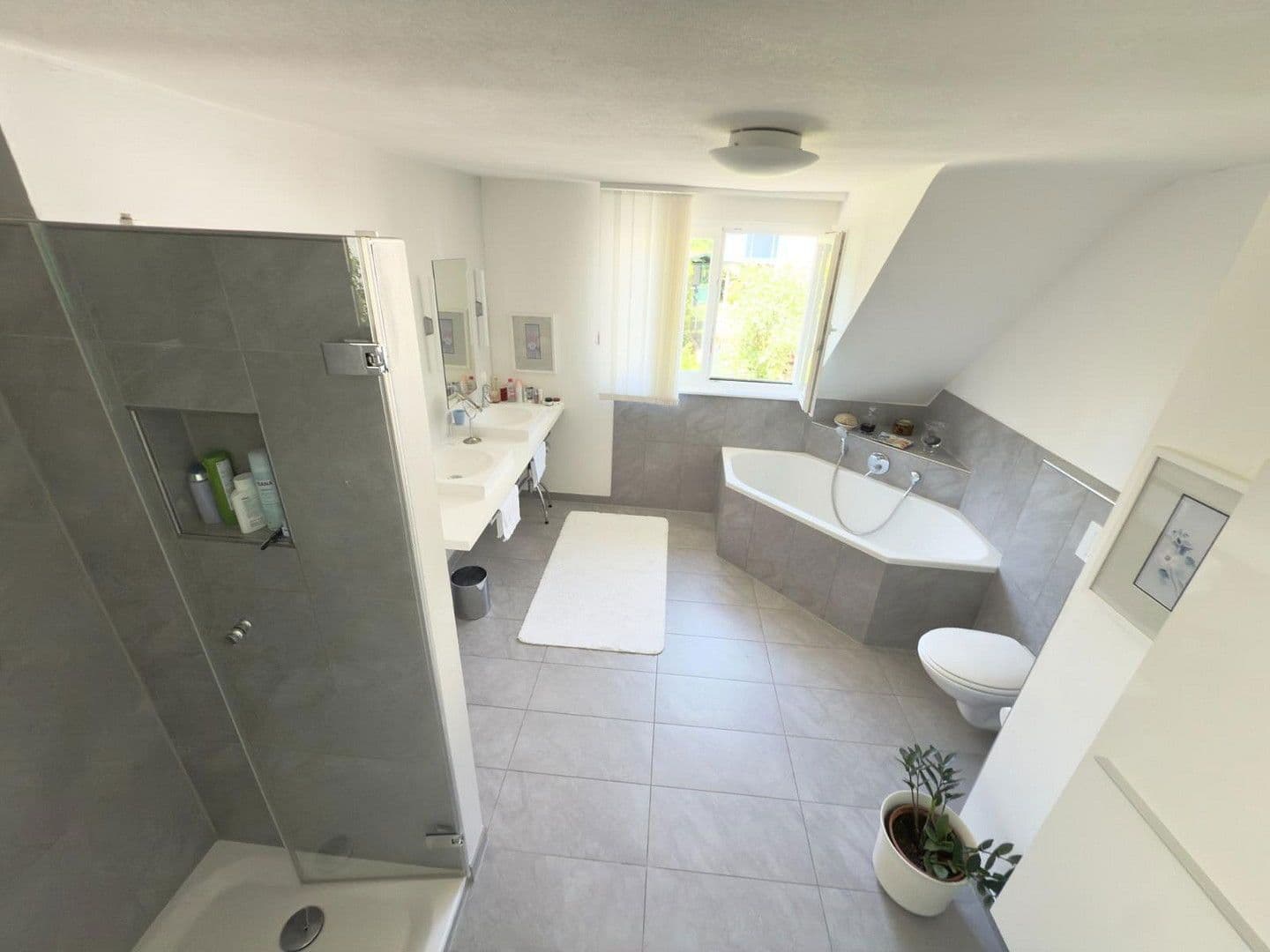 Prodej domu 273 m², pozemek 405 m², Gelnhausen, Hessen Prodej domu 273 m², pozemek 405 m², Gelnhausen, Hessen