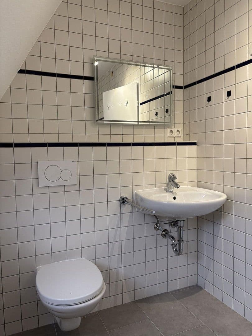 Pronájem bytu 3+1 65 m², Pforzheim, Bádensko-Württembersko Pronájem bytu 3+1 65 m², Pforzheim, Bádensko-Württembersko