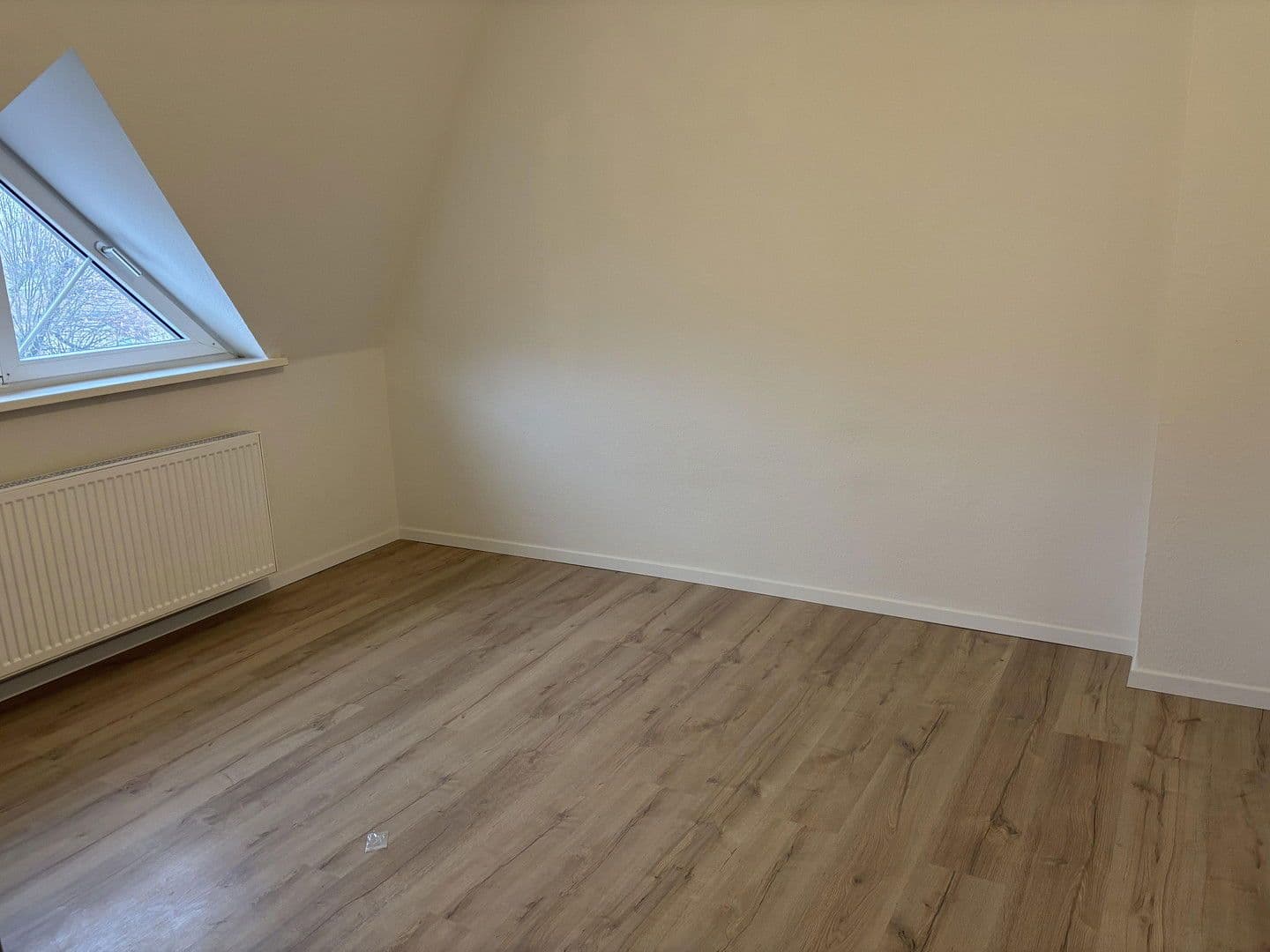 Pronájem bytu 3+1 65 m², Pforzheim, Bádensko-Württembersko Pronájem bytu 3+1 65 m², Pforzheim, Bádensko-Württembersko