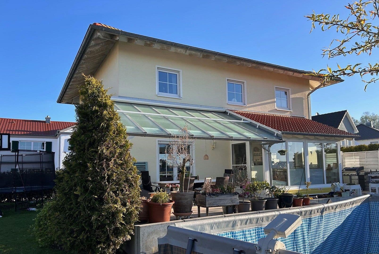 Prodej domu 250 m², pozemek 720 m², Affing, Bavorsko Prodej domu 250 m², pozemek 720 m², Affing, Bavorsko