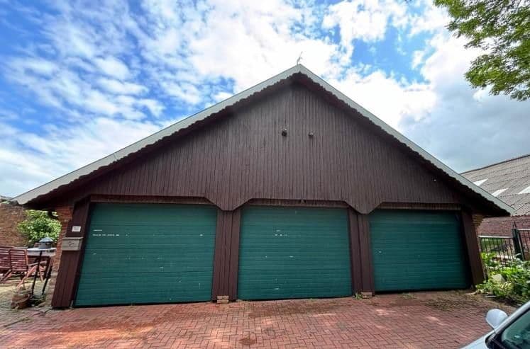 Prodej domu 160 m², pozemek 3.500 m², St. Georgiwold 28, Weener, Dolní Sasko Prodej domu 160 m², pozemek 3.500 m², St. Georgiwold 28, Weener, Dolní Sasko