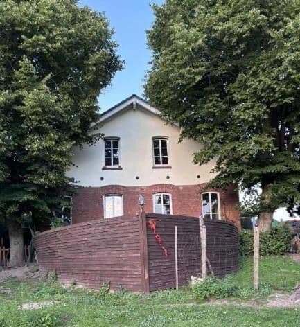 Prodej domu 160 m², pozemek 3.500 m², St. Georgiwold 28, Weener, Dolní Sasko Prodej domu 160 m², pozemek 3.500 m², St. Georgiwold 28, Weener, Dolní Sasko