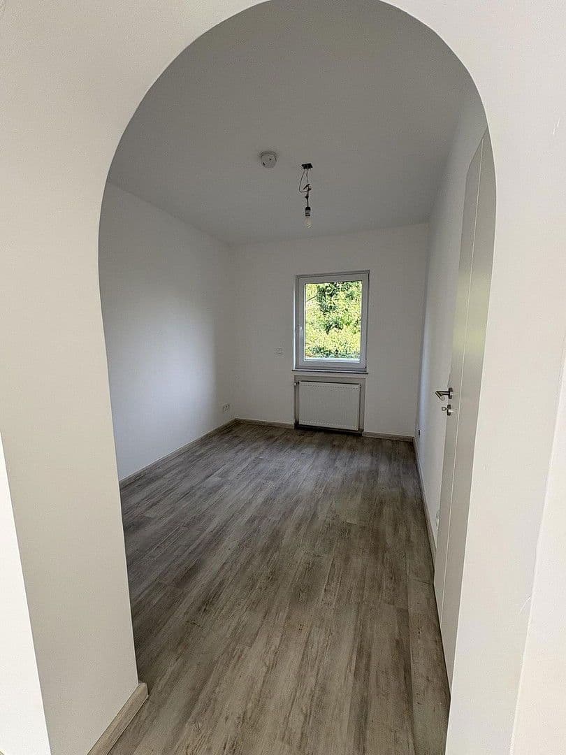 Pronájem bytu 4+1 108 m², Luisenstraße 121a, Siegburg, Severní Porýní-Vestfálsko Pronájem bytu 4+1 108 m², Luisenstraße 121a, Siegburg, Severní Porýní-Vestfálsko