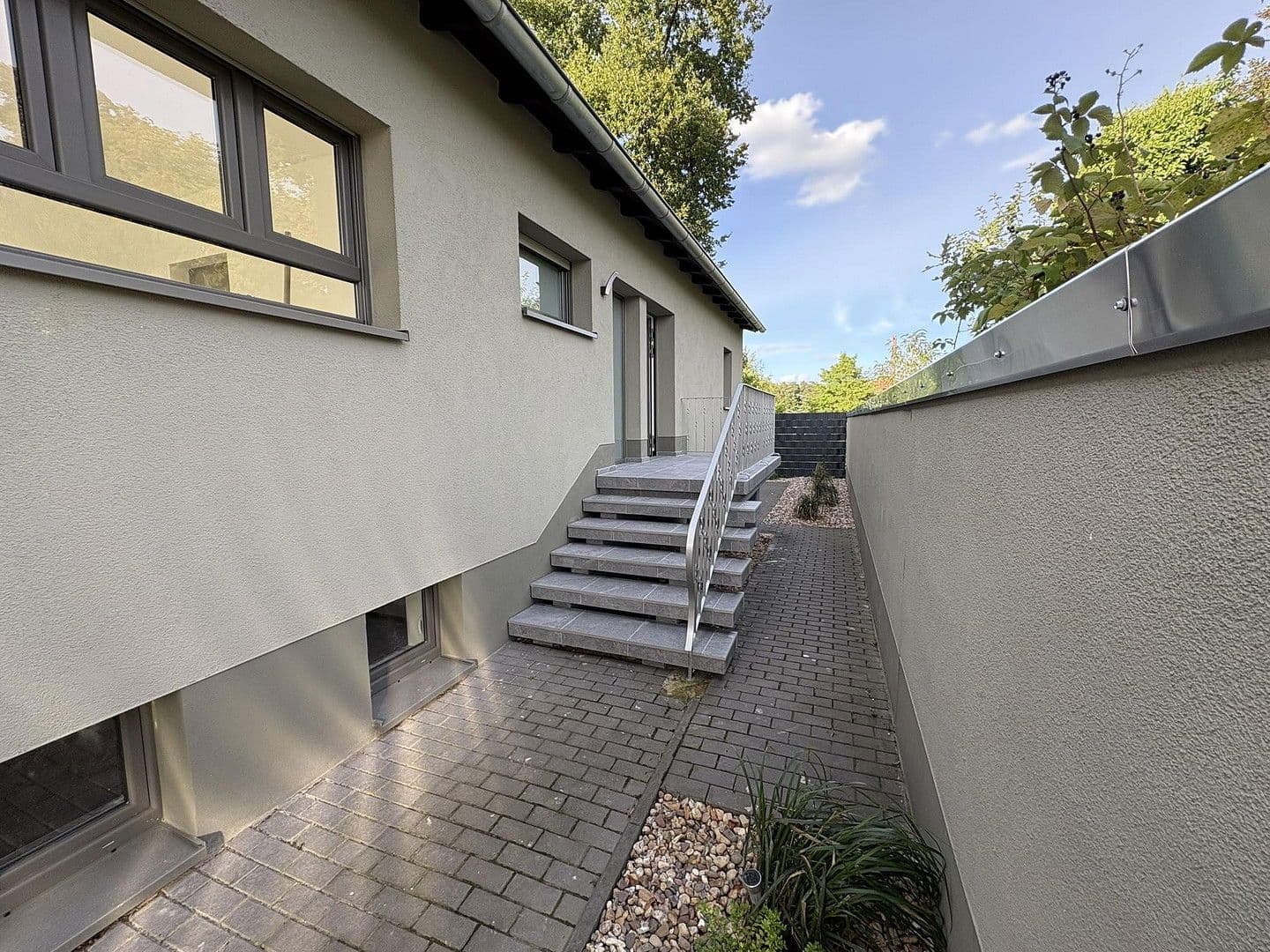 Pronájem bytu 4+1 108 m², Luisenstraße 121a, Siegburg, Severní Porýní-Vestfálsko Pronájem bytu 4+1 108 m², Luisenstraße 121a, Siegburg, Severní Porýní-Vestfálsko