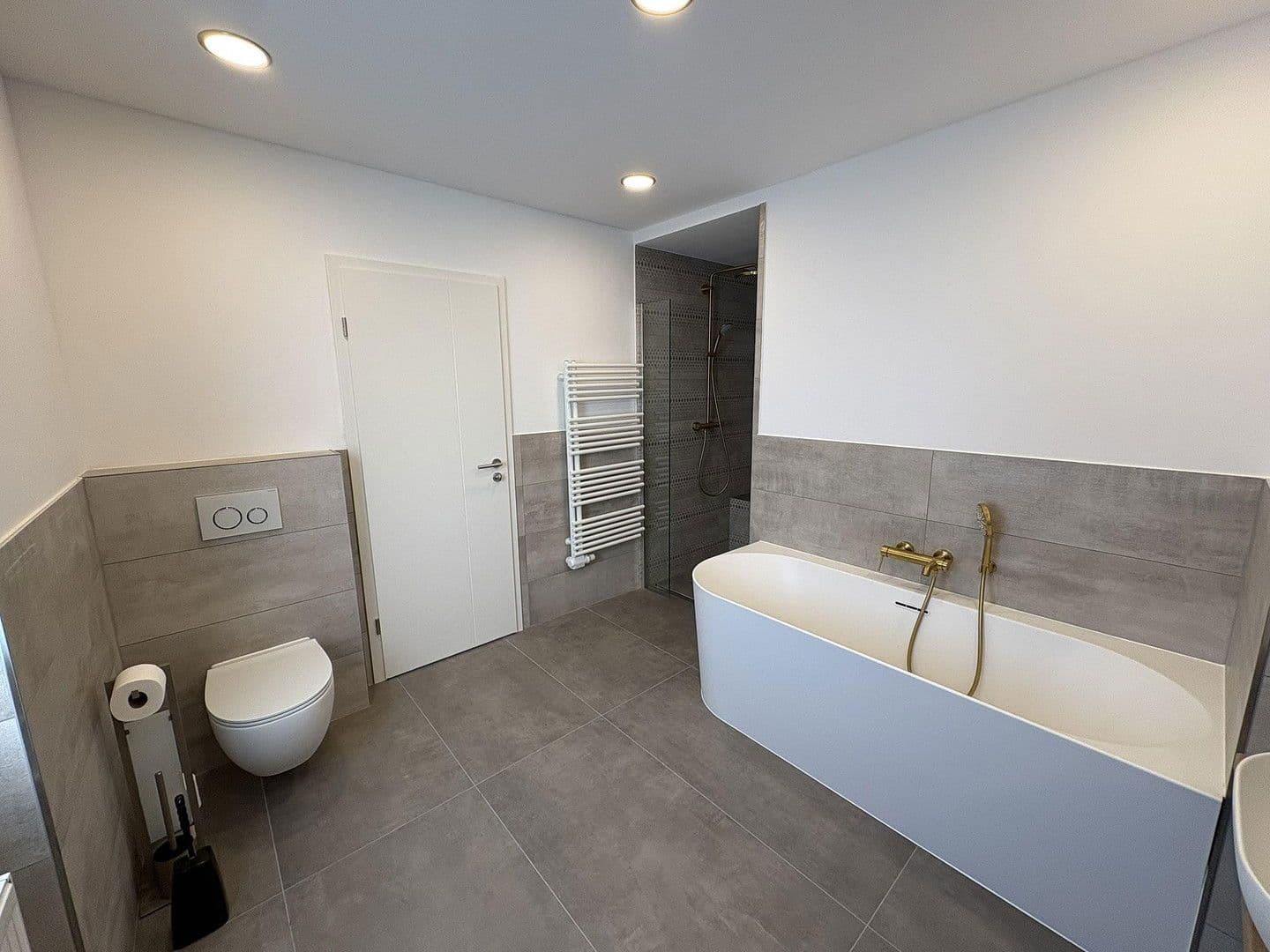 Pronájem bytu 4+1 108 m², Luisenstraße 121a, Siegburg, Severní Porýní-Vestfálsko Pronájem bytu 4+1 108 m², Luisenstraße 121a, Siegburg, Severní Porýní-Vestfálsko