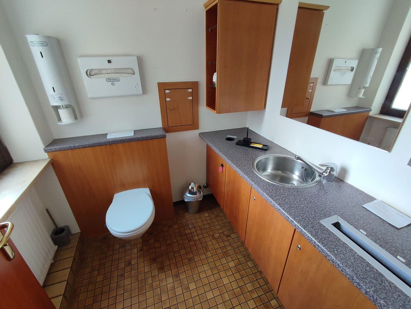 Pronájem bytu 279 m², Altdorfer Str. 11, Lauf an der Pegnitz, Bavorsko Pronájem bytu 279 m², Altdorfer Str. 11, Lauf an der Pegnitz, Bavorsko