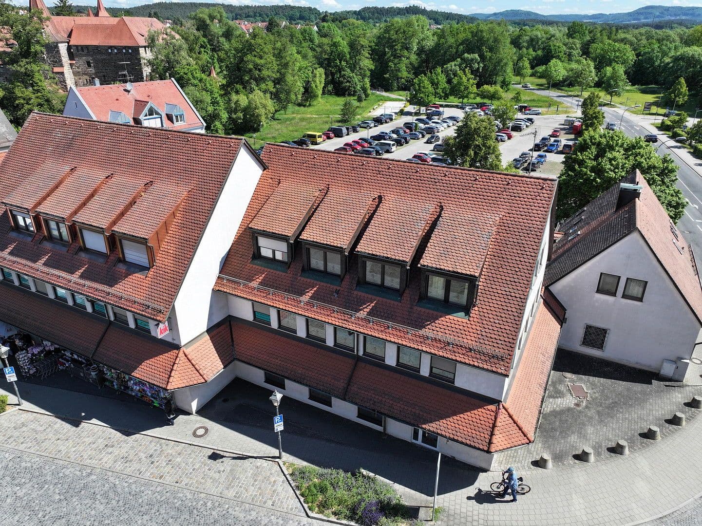 Pronájem bytu 279 m², Altdorfer Str. 11, Lauf an der Pegnitz, Bavorsko Pronájem bytu 279 m², Altdorfer Str. 11, Lauf an der Pegnitz, Bavorsko