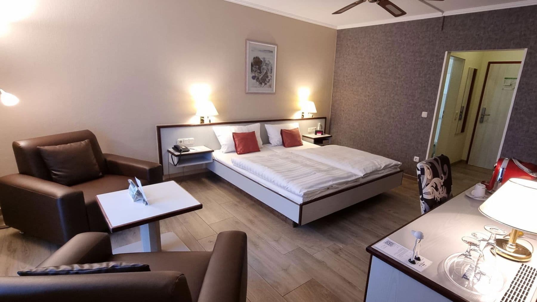 Prodej domu 1.691 m², pozemek 4.041 m², Zum weißen Kreuz 20, Oberthulba, Bavorsko Prodej domu 1.691 m², pozemek 4.041 m², Zum weißen Kreuz 20, Oberthulba, Bavorsko