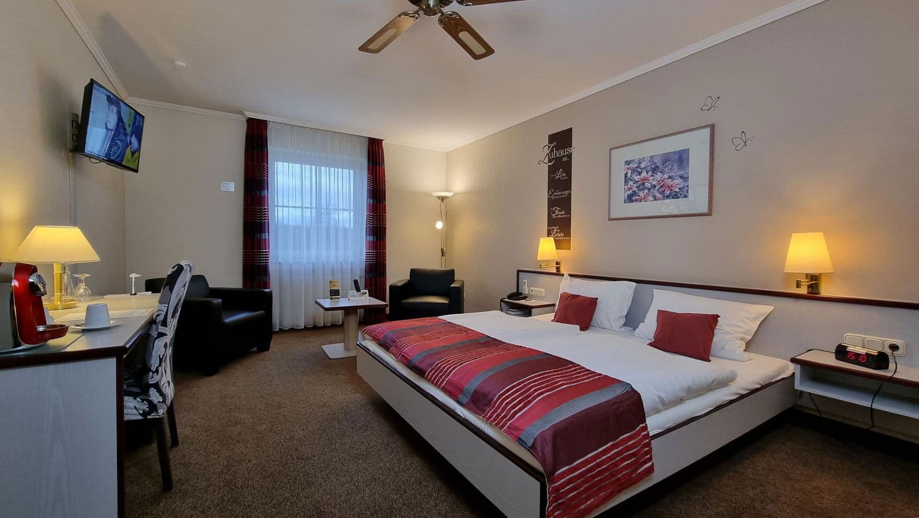 Prodej domu 1.691 m², pozemek 4.041 m², Zum weißen Kreuz 20, Oberthulba, Bavorsko Prodej domu 1.691 m², pozemek 4.041 m², Zum weißen Kreuz 20, Oberthulba, Bavorsko