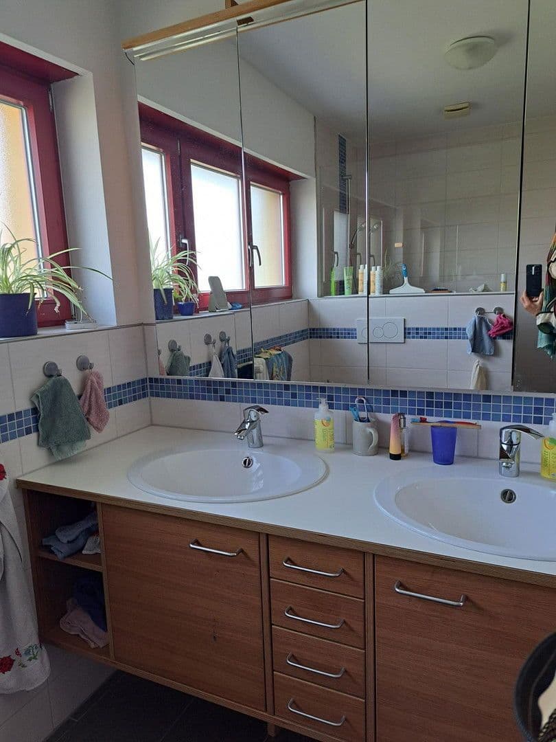 Prodej domu 160 m², pozemek 227 m², Stutensee, Bádensko-Württembersko Prodej domu 160 m², pozemek 227 m², Stutensee, Bádensko-Württembersko