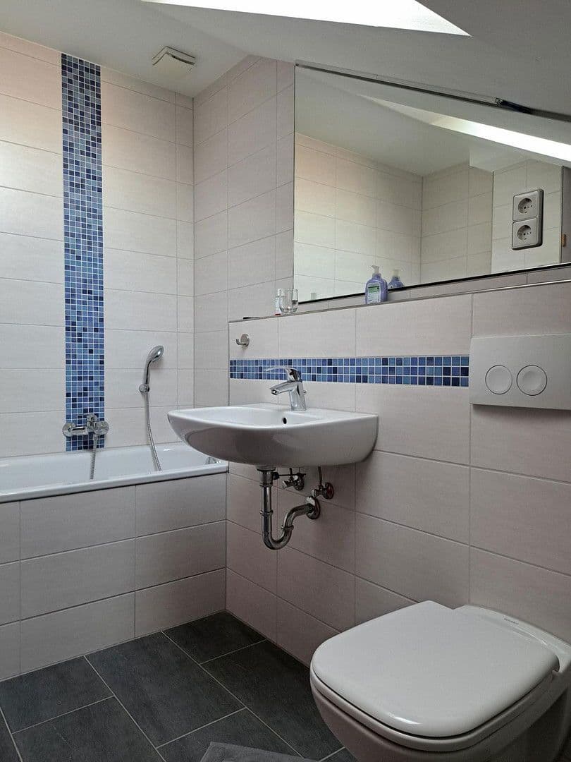 Prodej domu 160 m², pozemek 227 m², Stutensee, Bádensko-Württembersko Prodej domu 160 m², pozemek 227 m², Stutensee, Bádensko-Württembersko