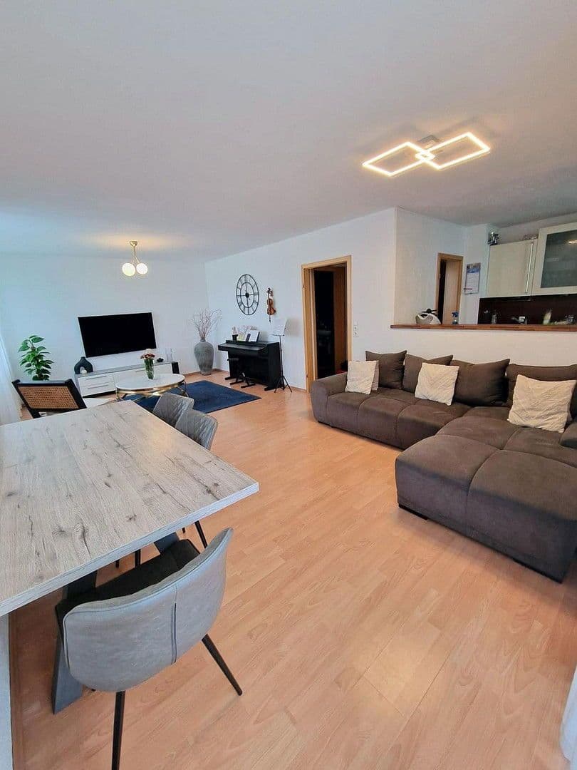 Pronájem bytu 3+1 90 m², Darmstadt, Hessen Pronájem bytu 3+1 90 m², Darmstadt, Hessen