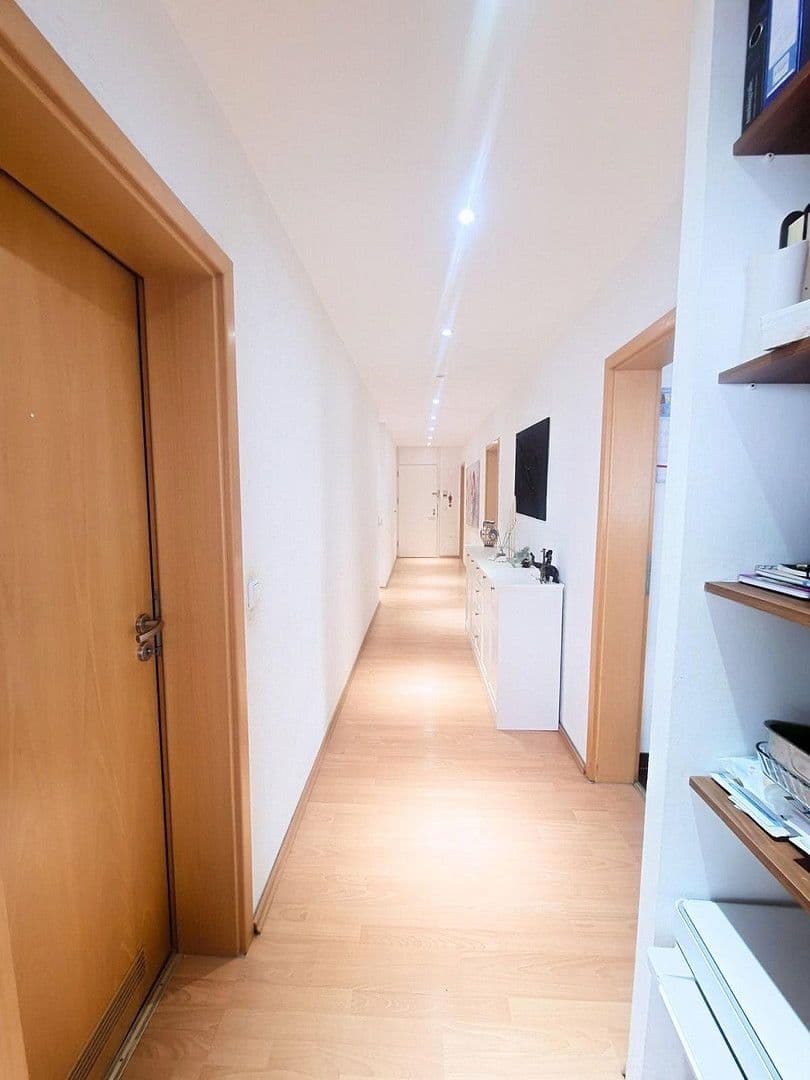 Pronájem bytu 3+1 90 m², Darmstadt, Hessen Pronájem bytu 3+1 90 m², Darmstadt, Hessen