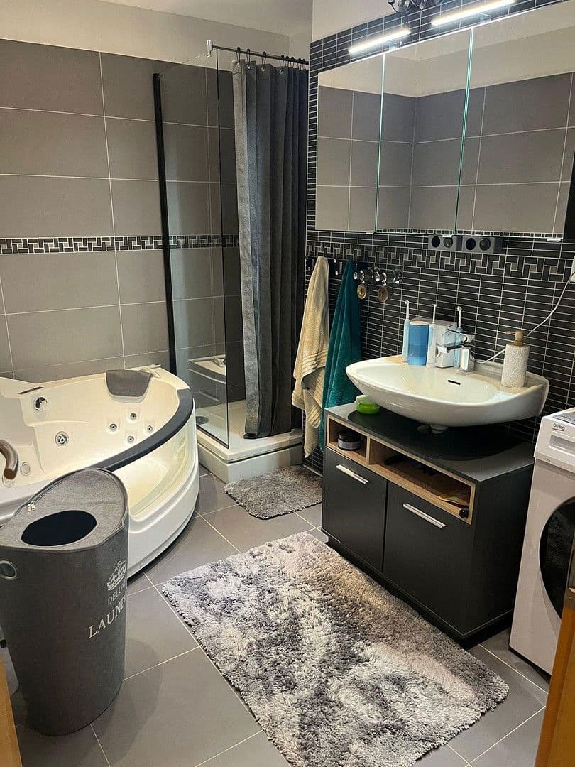 Pronájem bytu 3+1 90 m², Darmstadt, Hessen Pronájem bytu 3+1 90 m², Darmstadt, Hessen