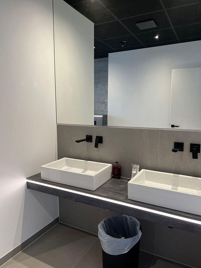 Pronájem kanceláře 100 m², Huyssenallee 82, Essen, Severní Porýní-Vestfálsko Pronájem kanceláře 100 m², Huyssenallee 82, Essen, Severní Porýní-Vestfálsko