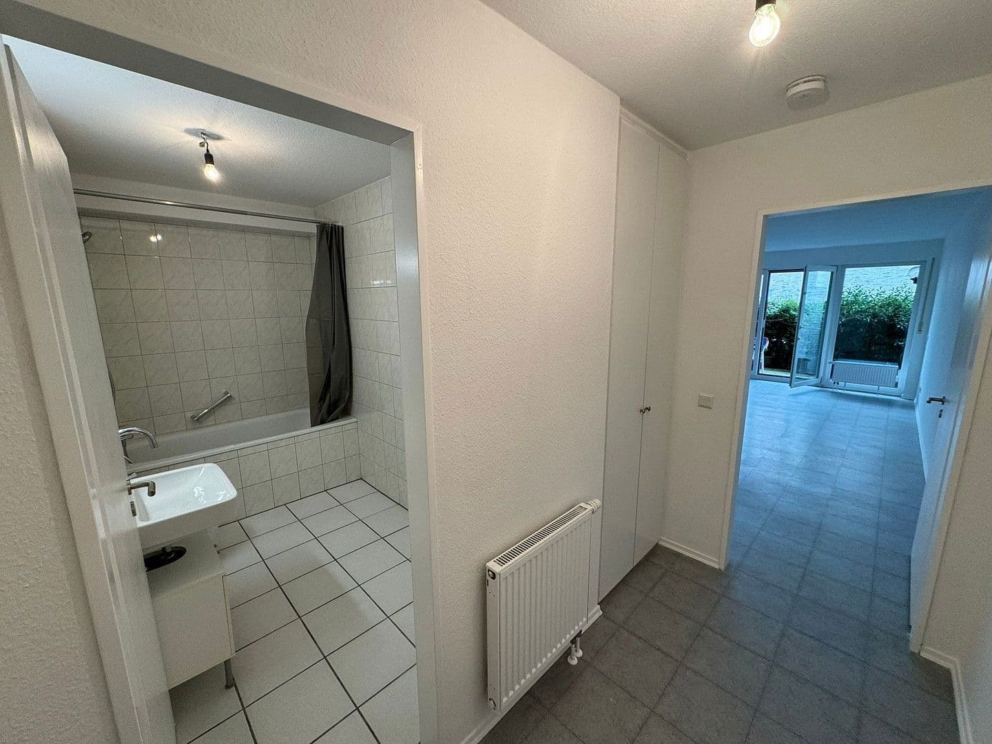 Pronájem bytu 1+1 47 m², Köln, Severní Porýní-Vestfálsko Pronájem bytu 1+1 47 m², Köln, Severní Porýní-Vestfálsko