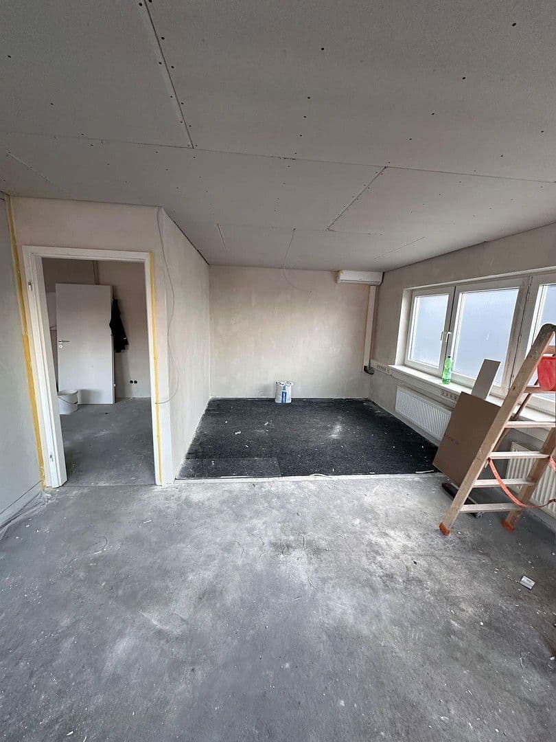 Pronájem kanceláře 80 m², Schwetzingen, Bádensko-Württembersko Pronájem kanceláře 80 m², Schwetzingen, Bádensko-Württembersko