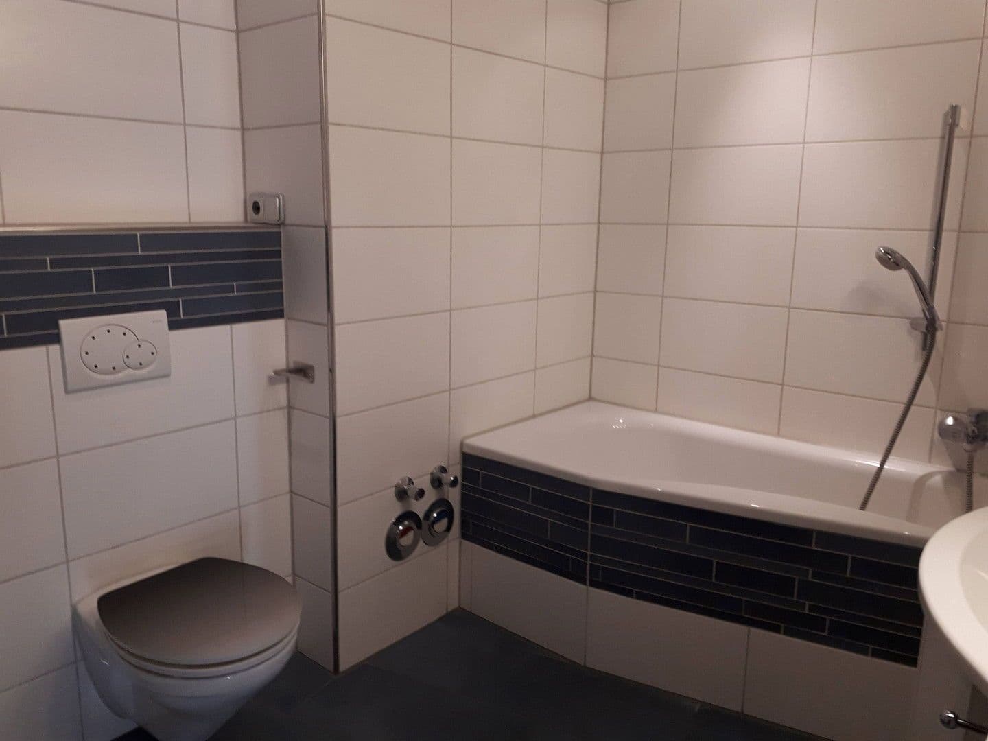 Pronájem bytu 3+1 99 m², Schwetzinger Str. 90B, Hockenheim, Bádensko-Württembersko Pronájem bytu 3+1 99 m², Schwetzinger Str. 90B, Hockenheim, Bádensko-Württembersko