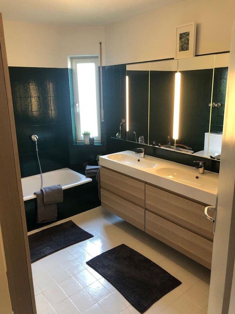 Prodej domu 144 m², pozemek 259 m², Wiesbaden, Hessen Prodej domu 144 m², pozemek 259 m², Wiesbaden, Hessen