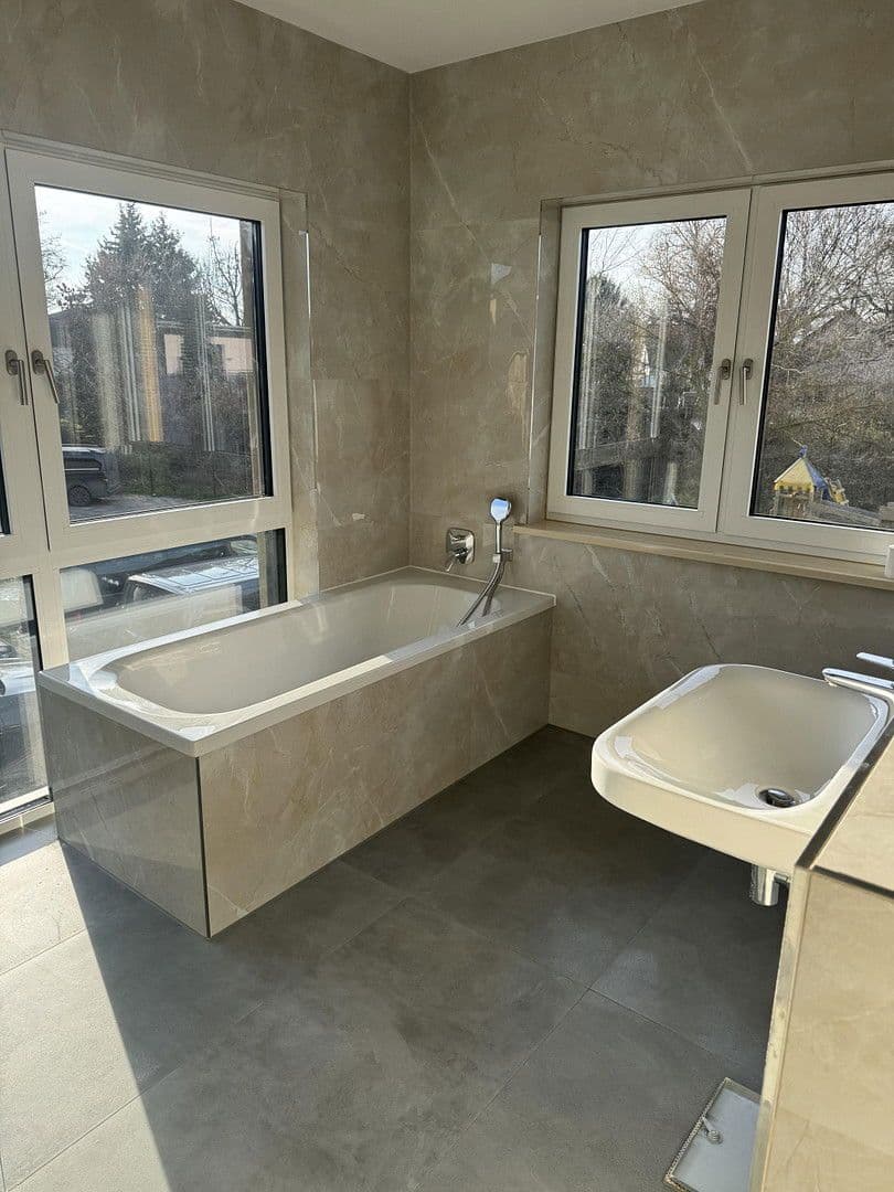 Pronájem bytu 4+1 89 m², Berlin, Berlín Pronájem bytu 4+1 89 m², Berlin, Berlín