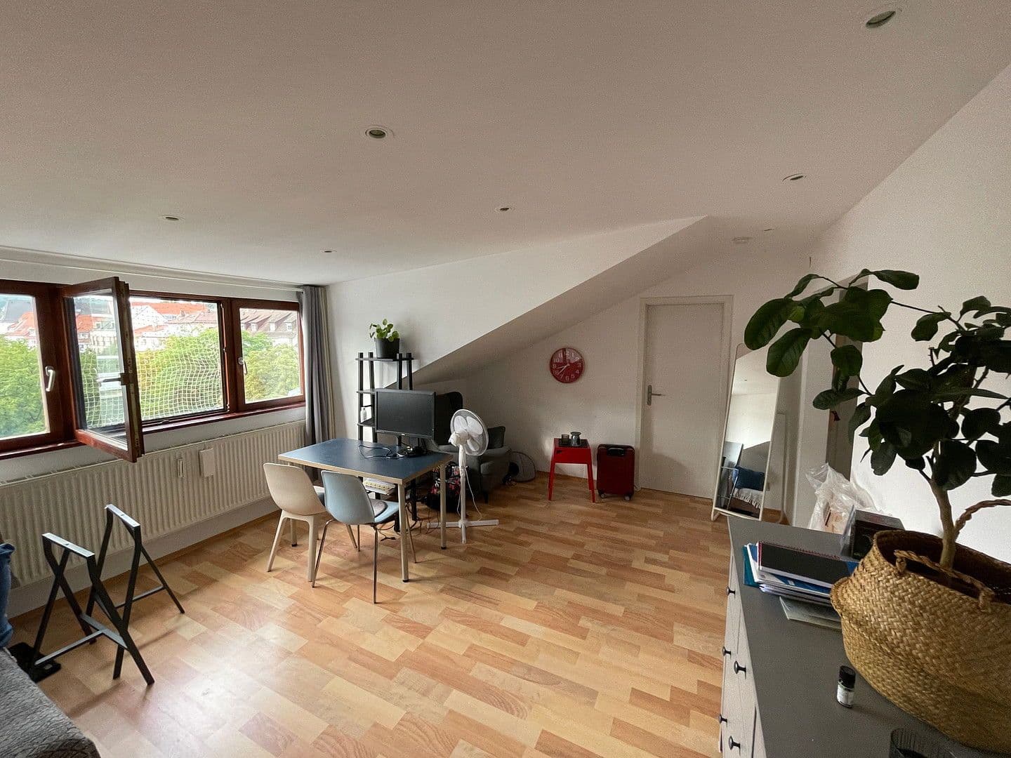 Pronájem bytu 2+1 53 m², Lindenspürstr. 44, Stuttgart, Bádensko-Württembersko Pronájem bytu 2+1 53 m², Lindenspürstr. 44, Stuttgart, Bádensko-Württembersko
