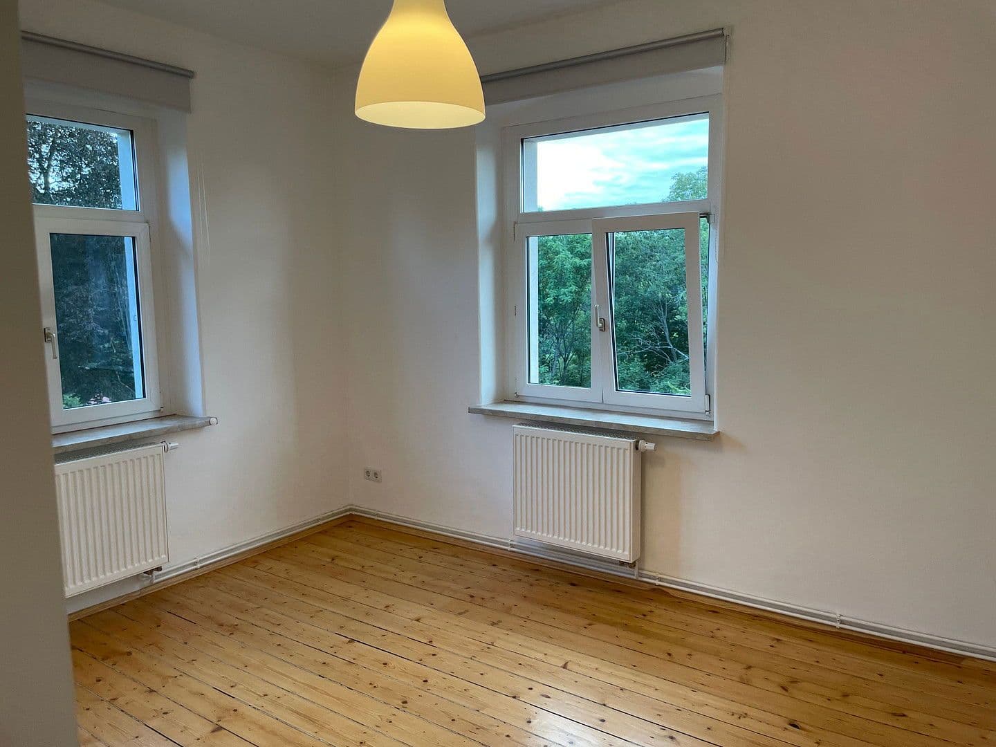Pronájem bytu 3+1 85 m², Fördergersdorfer Str. 12 - Zufahrt Bergstraße 21, Tharandt, Sasko Pronájem bytu 3+1 85 m², Fördergersdorfer Str. 12 - Zufahrt Bergstraße 21, Tharandt, Sasko