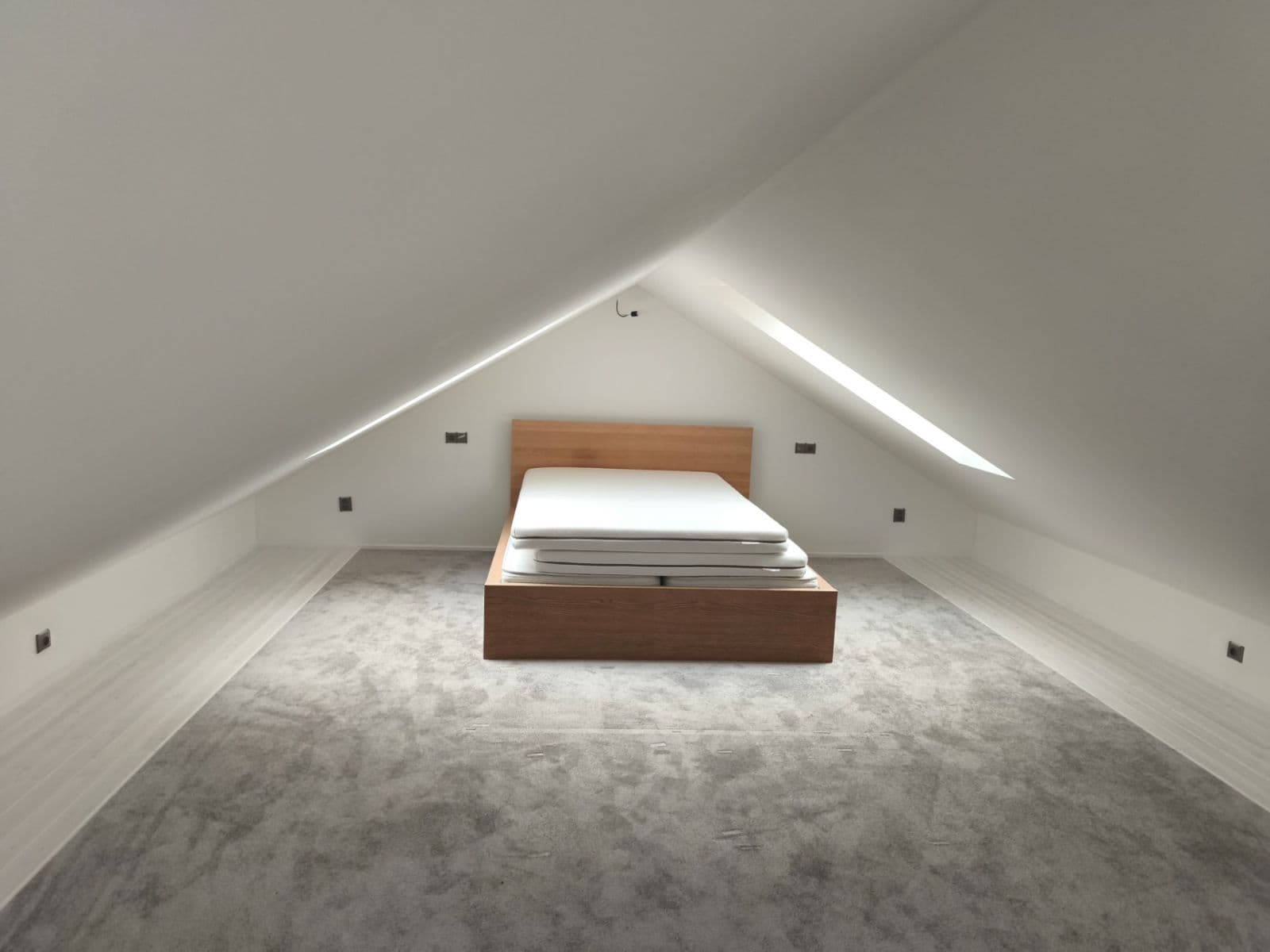 Prodej domu 120 m², pozemek 740 m², Nové Strašecí, Středočeský kraj Prodej domu 120 m², pozemek 740 m², Nové Strašecí, Středočeský kraj