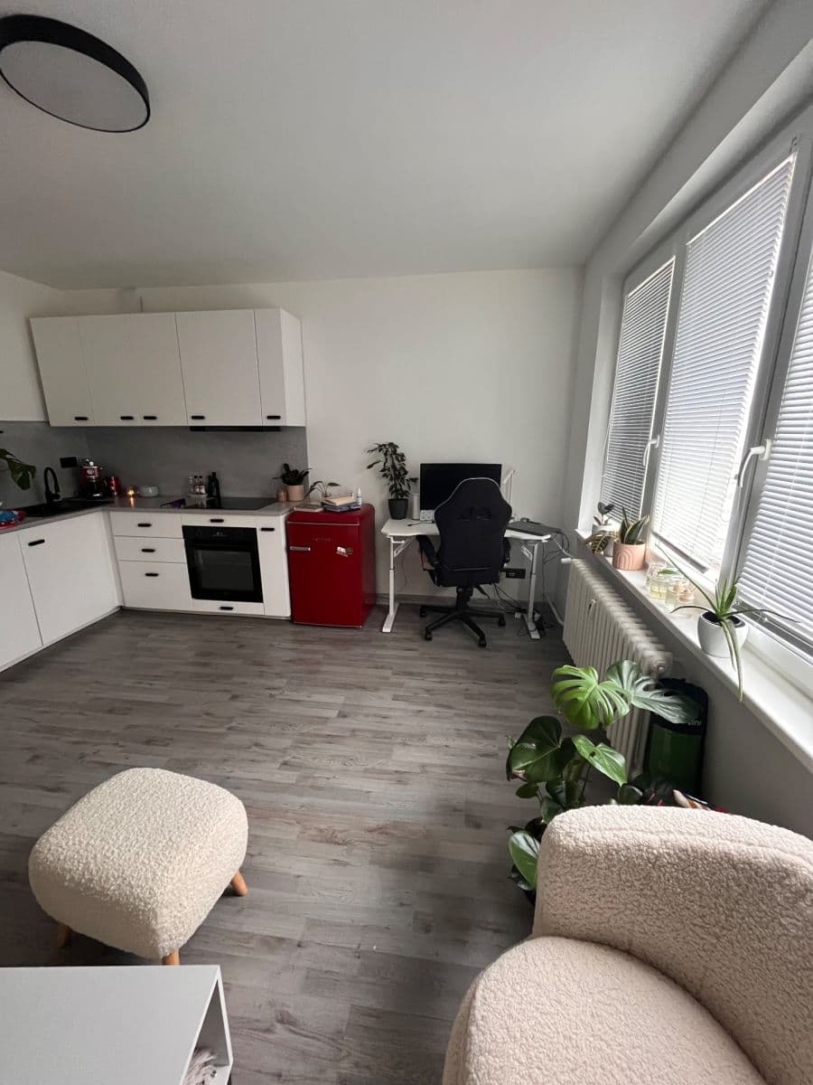 Pronájem bytu 2+kk 40 m², Osvoboditelů, Kopřivnice, Moravskoslezský kraj Pronájem bytu 2+kk 40 m², Osvoboditelů, Kopřivnice, Moravskoslezský kraj