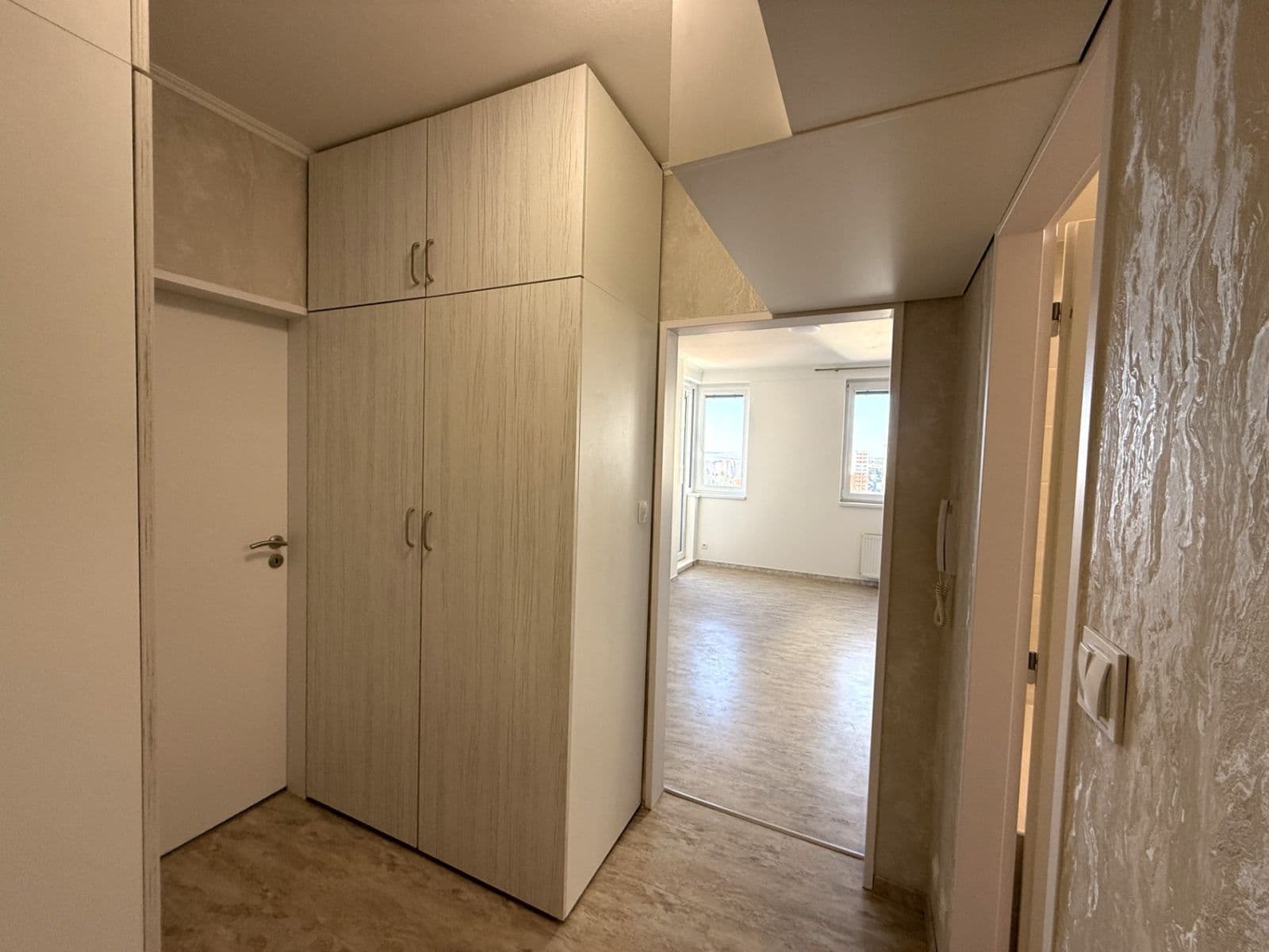 Prodej bytu 2+kk 44 m², Hnězdenská, Praha, Praha Prodej bytu 2+kk 44 m², Hnězdenská, Praha, Praha