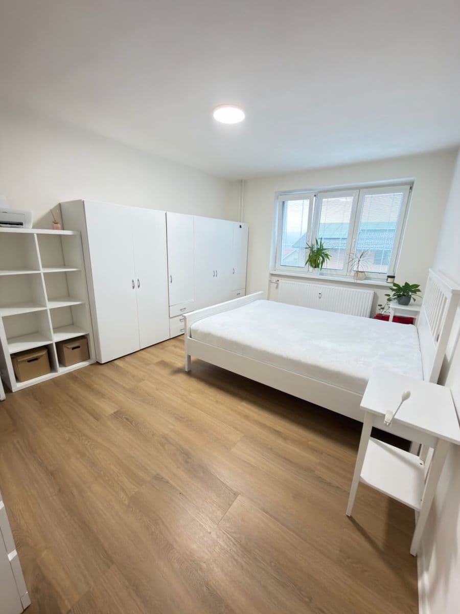 Pronájem bytu 2+1 56 m², nám. Míru, Blansko, Jihomoravský kraj Pronájem bytu 2+1 56 m², nám. Míru, Blansko, Jihomoravský kraj