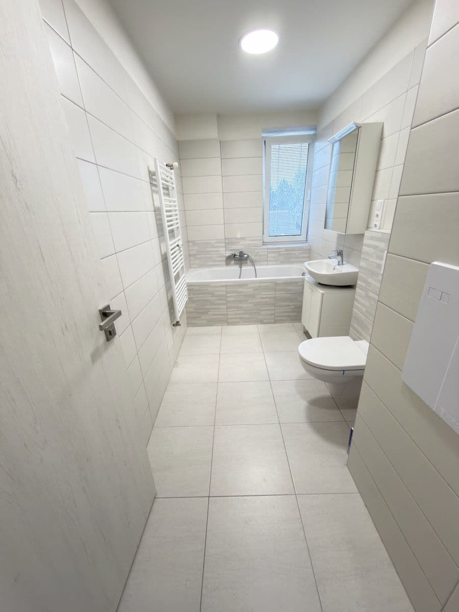 Pronájem bytu 2+1 56 m², nám. Míru, Blansko, Jihomoravský kraj Pronájem bytu 2+1 56 m², nám. Míru, Blansko, Jihomoravský kraj