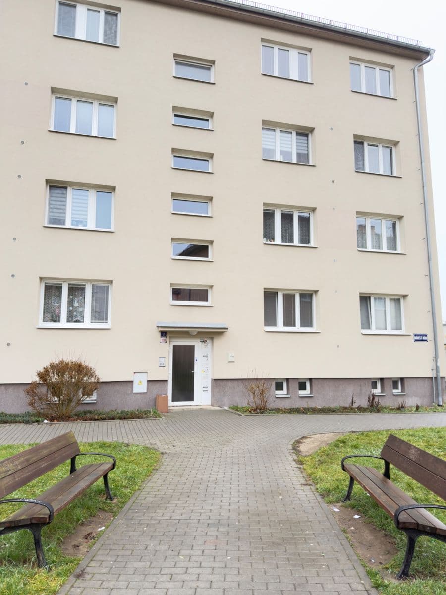 Pronájem bytu 2+1 56 m², nám. Míru, Blansko, Jihomoravský kraj Pronájem bytu 2+1 56 m², nám. Míru, Blansko, Jihomoravský kraj