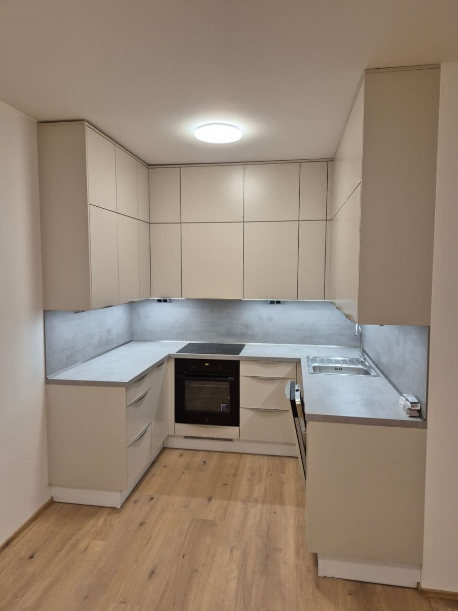 Pronájem bytu 2+kk 55 m², Čakovická, Praha, Praha Pronájem bytu 2+kk 55 m², Čakovická, Praha, Praha