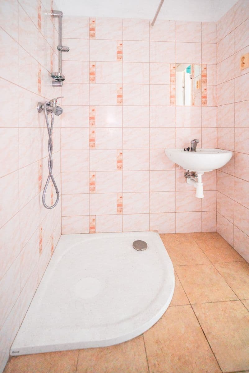 Prodej domu 75 m², pozemek 466 m², Popelín, Jihočeský kraj Prodej domu 75 m², pozemek 466 m², Popelín, Jihočeský kraj