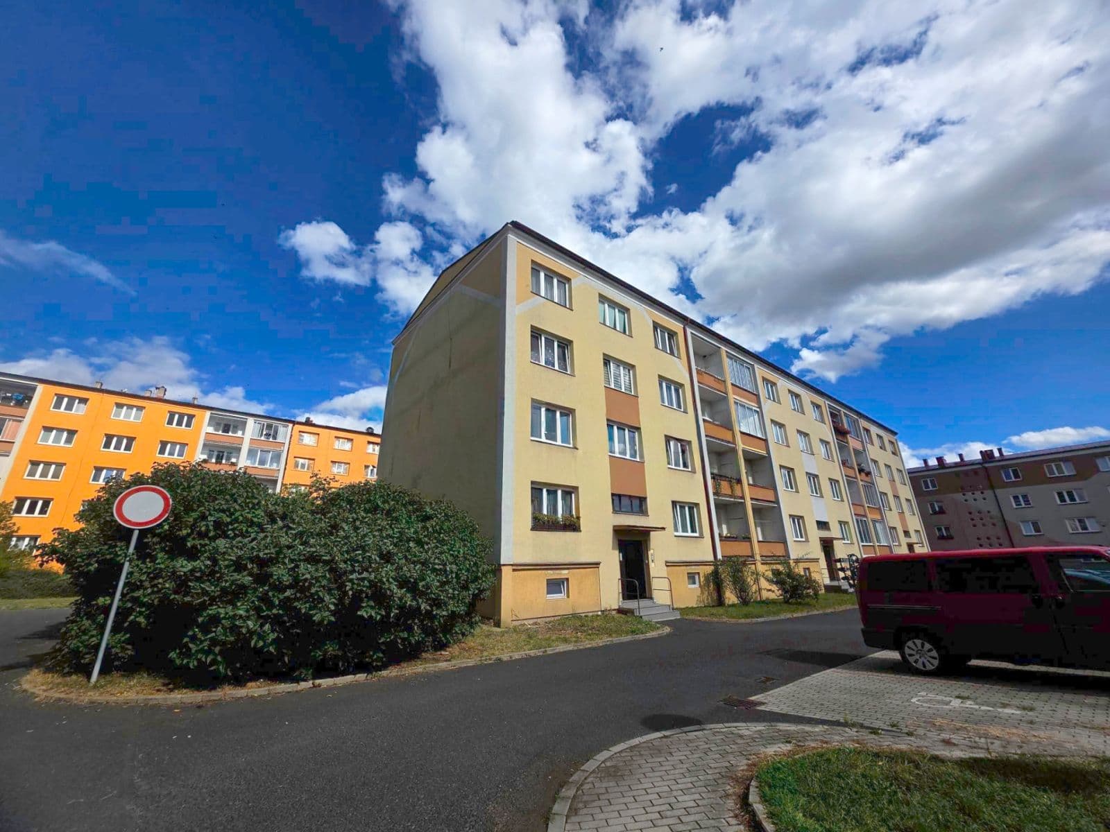 Pronájem bytu 3+1 70 m², Budovatelů, Kadaň, Ústecký kraj Pronájem bytu 3+1 70 m², Budovatelů, Kadaň, Ústecký kraj