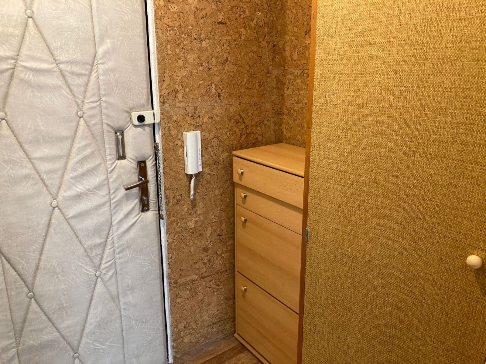 Pronájem bytu 1+1 41 m², Kotorská, Praha, Praha Pronájem bytu 1+1 41 m², Kotorská, Praha, Praha