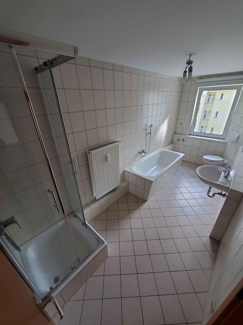 Prodej domu 258 m², pozemek 214 m², Max-Planck-Straße 3, Gera, Durynsko Prodej domu 258 m², pozemek 214 m², Max-Planck-Straße 3, Gera, Durynsko