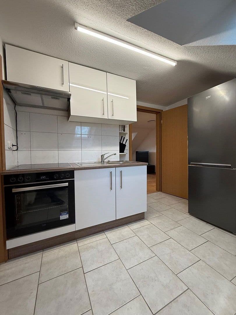 Pronájem bytu 2+1 45 m², Niebuhrstr. 70, Duisburg, Severní Porýní-Vestfálsko Pronájem bytu 2+1 45 m², Niebuhrstr. 70, Duisburg, Severní Porýní-Vestfálsko