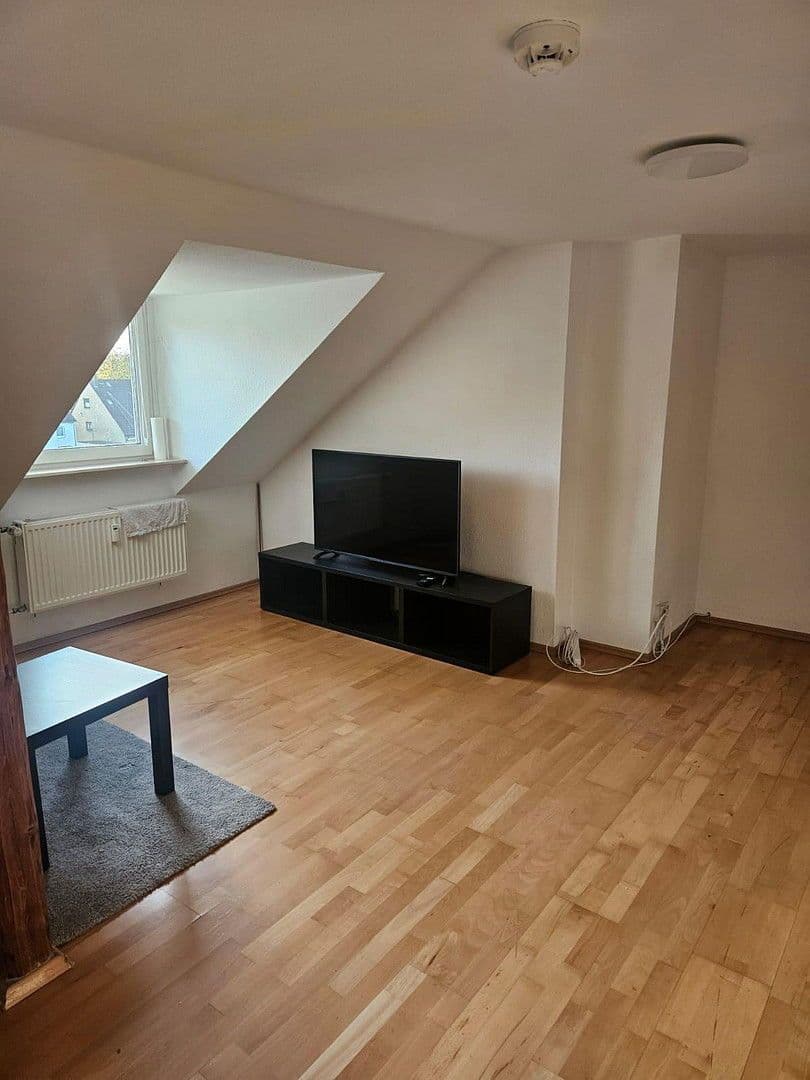 Pronájem bytu 2+1 45 m², Niebuhrstr. 70, Duisburg, Severní Porýní-Vestfálsko Pronájem bytu 2+1 45 m², Niebuhrstr. 70, Duisburg, Severní Porýní-Vestfálsko