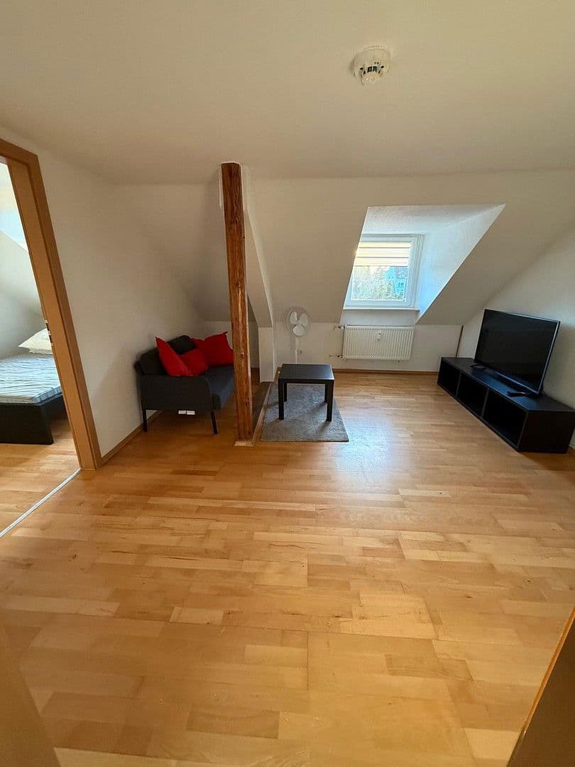 Pronájem bytu 2+1 45 m², Niebuhrstr. 70, Duisburg, Severní Porýní-Vestfálsko Pronájem bytu 2+1 45 m², Niebuhrstr. 70, Duisburg, Severní Porýní-Vestfálsko