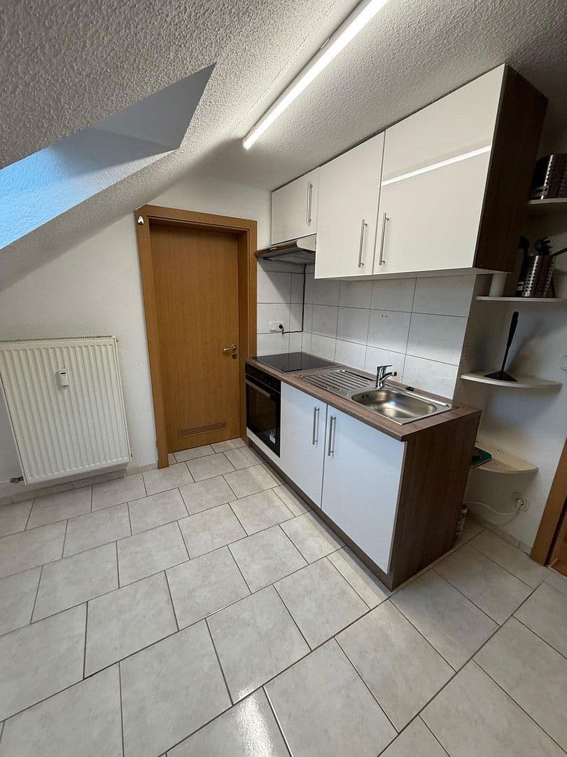 Pronájem bytu 2+1 45 m², Niebuhrstr. 70, Duisburg, Severní Porýní-Vestfálsko Pronájem bytu 2+1 45 m², Niebuhrstr. 70, Duisburg, Severní Porýní-Vestfálsko