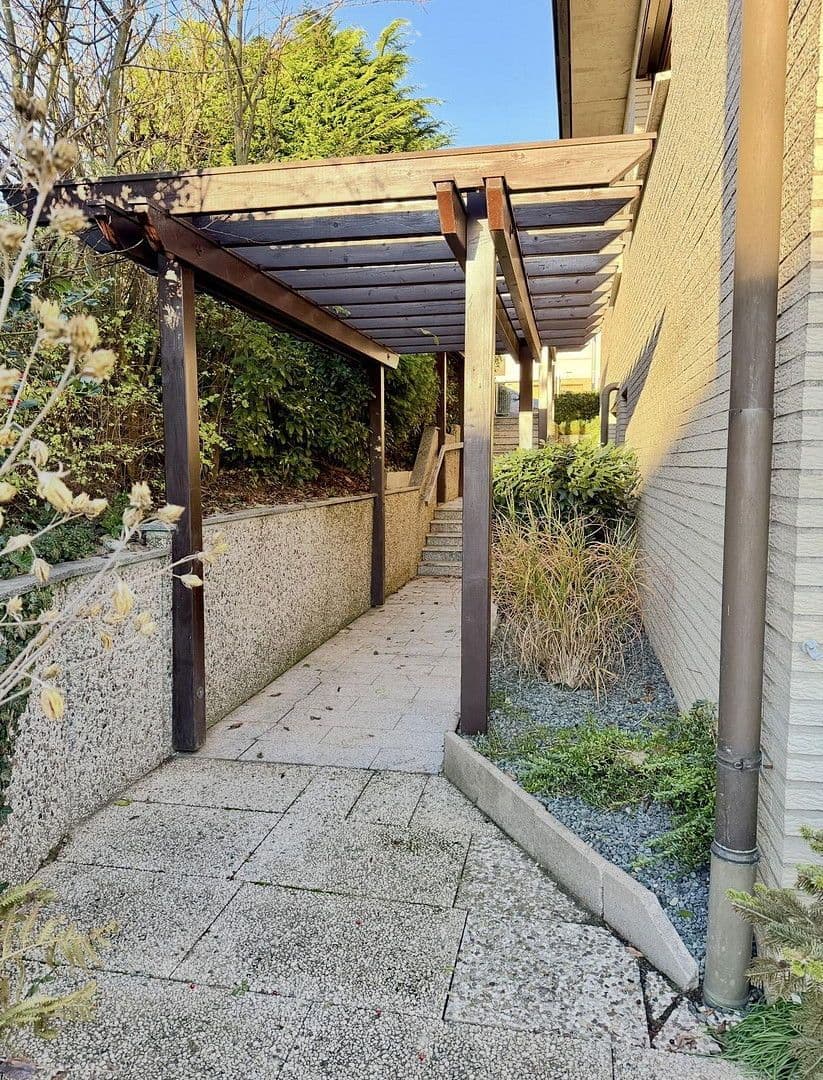 Prodej domu 423 m², pozemek 999 m², Am Eggeberg 4, Blomberg, Severní Porýní-Vestfálsko Prodej domu 423 m², pozemek 999 m², Am Eggeberg 4, Blomberg, Severní Porýní-Vestfálsko