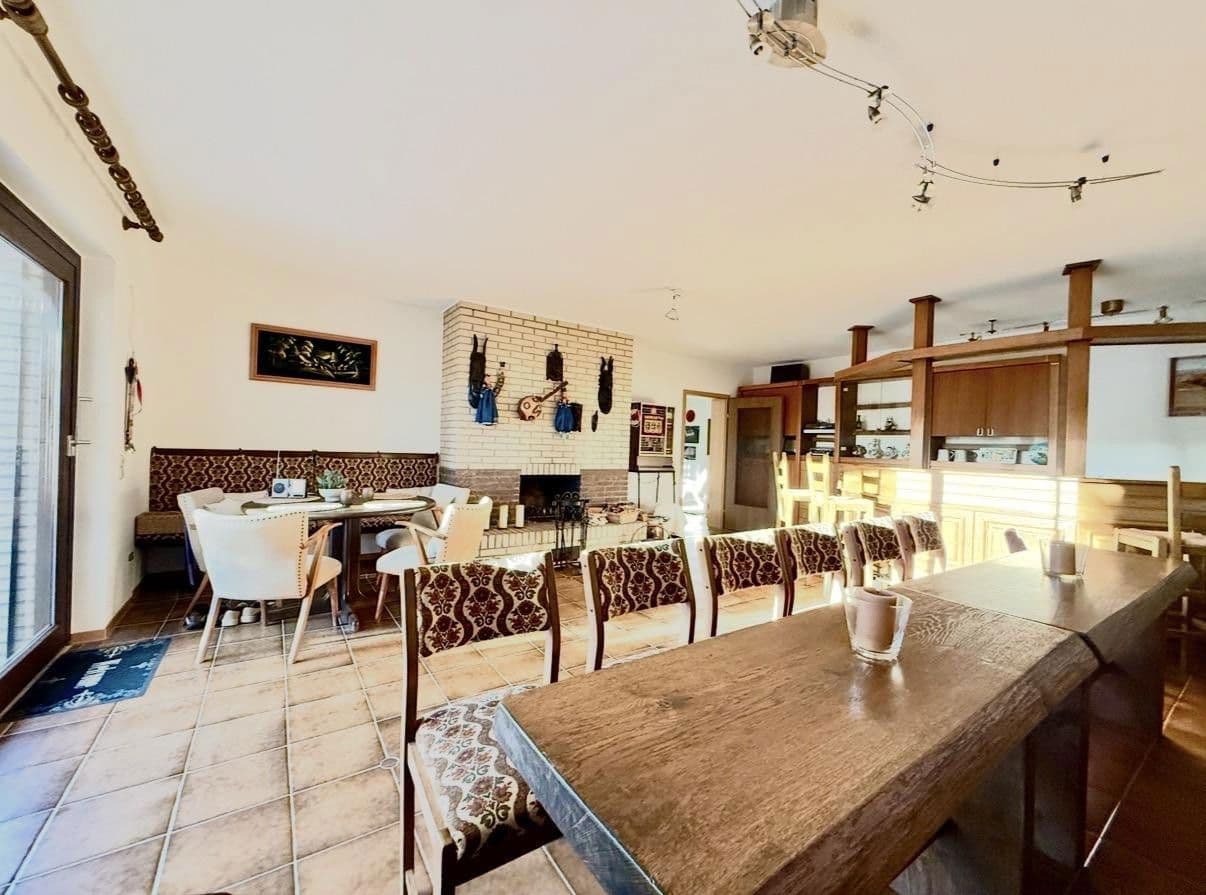 Prodej domu 423 m², pozemek 999 m², Am Eggeberg 4, Blomberg, Severní Porýní-Vestfálsko Prodej domu 423 m², pozemek 999 m², Am Eggeberg 4, Blomberg, Severní Porýní-Vestfálsko