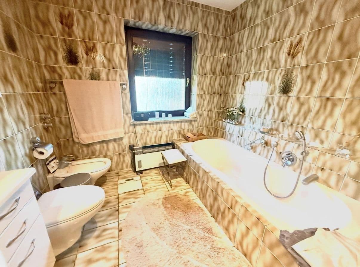 Prodej domu 423 m², pozemek 999 m², Am Eggeberg 4, Blomberg, Severní Porýní-Vestfálsko Prodej domu 423 m², pozemek 999 m², Am Eggeberg 4, Blomberg, Severní Porýní-Vestfálsko