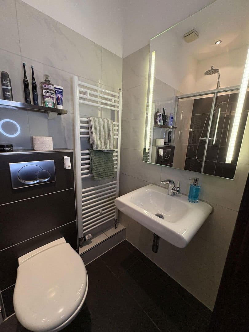 Prodej bytu 2+1 60 m², Kopernikusstraße 55, Düsseldorf, Severní Porýní-Vestfálsko Prodej bytu 2+1 60 m², Kopernikusstraße 55, Düsseldorf, Severní Porýní-Vestfálsko