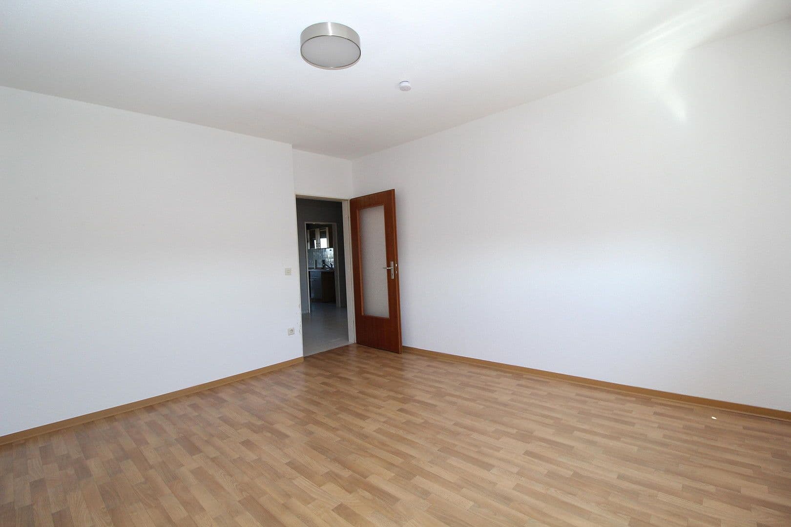 Pronájem bytu 3+1 90 m², Friedrich-Naumann Straße 17, Ludwigshafen am Rhein, Porýní-Falc Pronájem bytu 3+1 90 m², Friedrich-Naumann Straße 17, Ludwigshafen am Rhein, Porýní-Falc