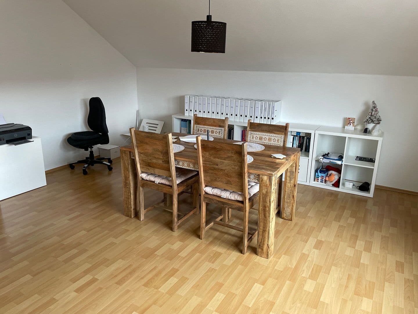 Pronájem bytu 2+1 69 m², Nieder-Mörler-Str. 13, Bad Nauheim, Hessen Pronájem bytu 2+1 69 m², Nieder-Mörler-Str. 13, Bad Nauheim, Hessen