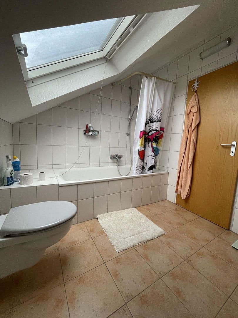 Pronájem bytu 2+1 69 m², Nieder-Mörler-Str. 13, Bad Nauheim, Hessen Pronájem bytu 2+1 69 m², Nieder-Mörler-Str. 13, Bad Nauheim, Hessen