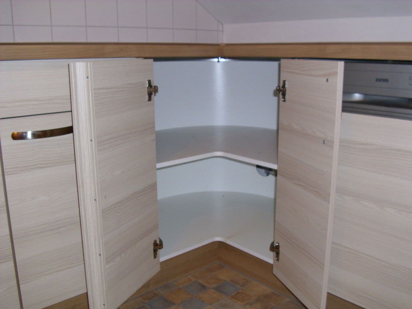 Pronájem bytu 2+1 69 m², Nieder-Mörler-Str. 13, Bad Nauheim, Hessen Pronájem bytu 2+1 69 m², Nieder-Mörler-Str. 13, Bad Nauheim, Hessen