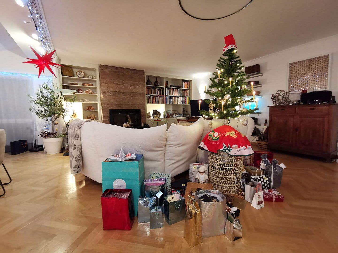 Prodej domu 493 m², pozemek 1.531 m², Glashütten, Hessen Prodej domu 493 m², pozemek 1.531 m², Glashütten, Hessen